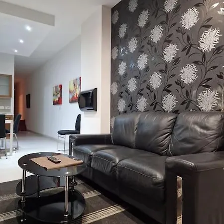 Center Properties - Modern Two Bedroom With A Hot Tub And Amazing Location Apartment St. Paul's Bay