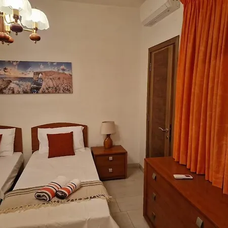 Center Properties - Modern Two Bedroom With A Hot Tub And Amazing Location Apartment St. Paul's Bay