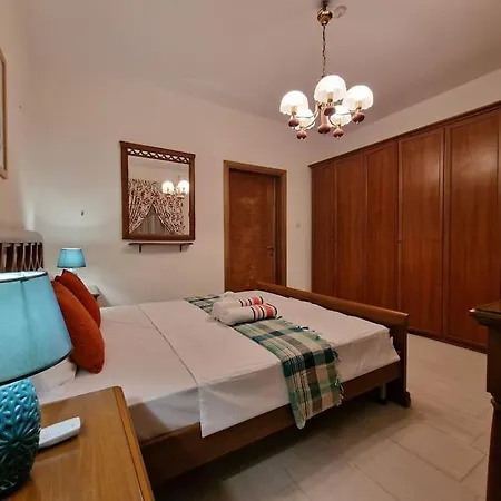 Apartament Center Properties - Modern Two Bedroom With A Hot Tub And Amazing Location