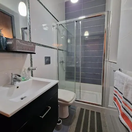 Center Properties - Modern Two Bedroom With A Hot Tub And Amazing Location * St. Paul's Bay
