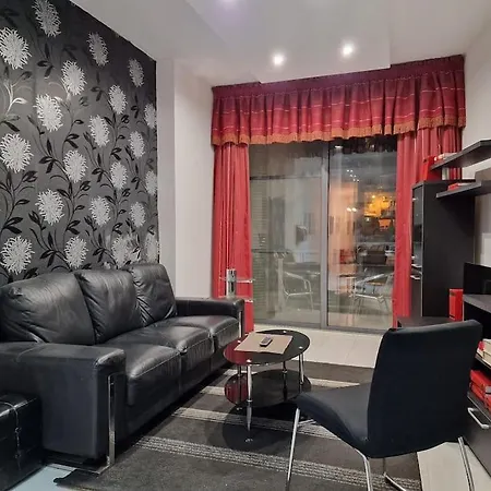 Center Properties - Modern Two Bedroom With A Hot Tub And Amazing Location Apartment St. Paul's Bay