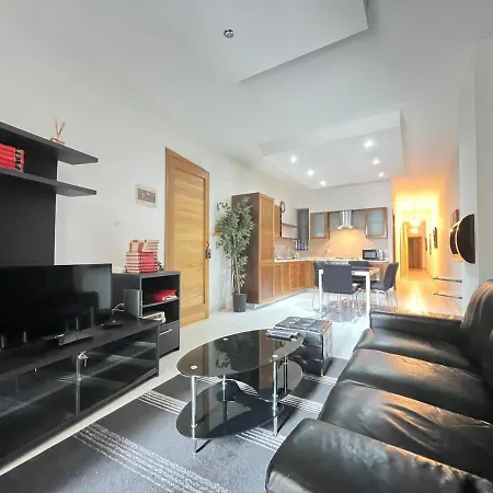 Center Properties - Modern Two Bedroom With A Hot Tub And Amazing Location * St. Paul's Bay